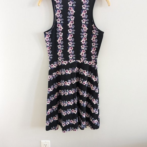 COPY - H&M Floral dress - Picture 6 of 9